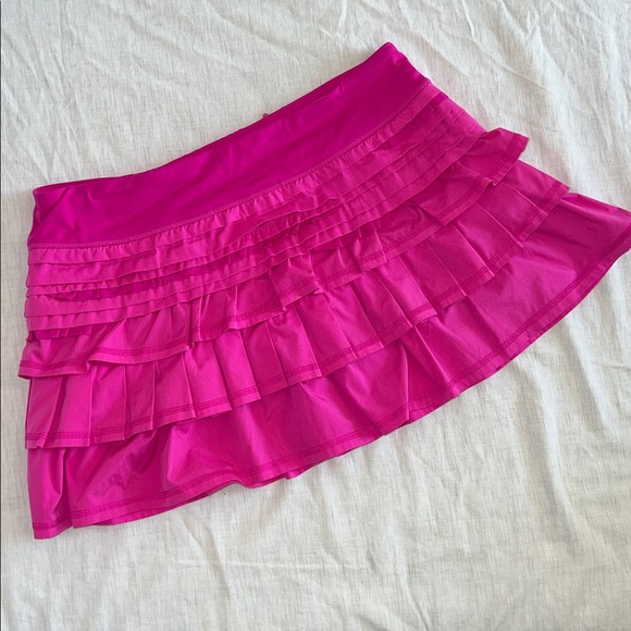 Lululemon Run BACK ON TRACK Hot Pink Paris Ruffle Skirt Skort Size 10 Collector